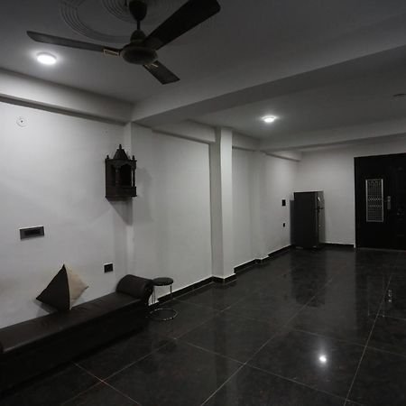 Hotel Twamev Couple Friendly Laxmi Nagar Új-Delhi Kültér fotó