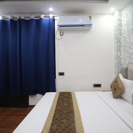 Hotel Twamev Couple Friendly Laxmi Nagar Új-Delhi Kültér fotó