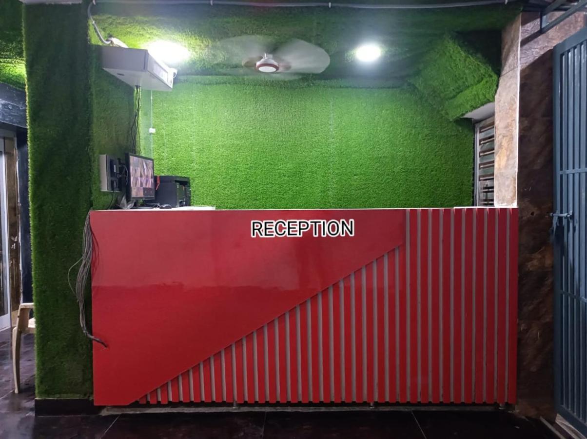 Hotel Twamev Couple Friendly Laxmi Nagar Új-Delhi Kültér fotó