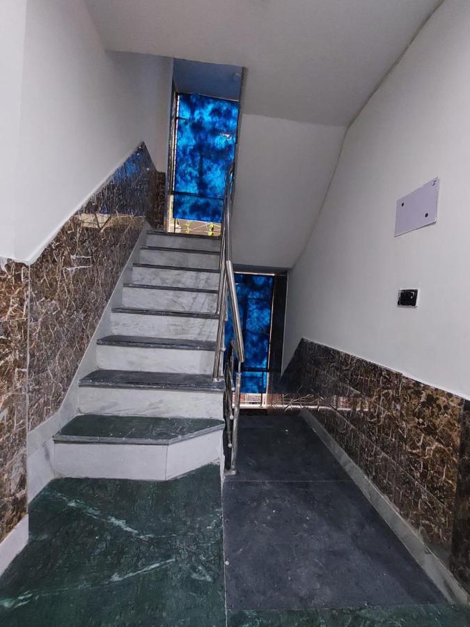 Hotel Twamev Couple Friendly Laxmi Nagar Új-Delhi Kültér fotó