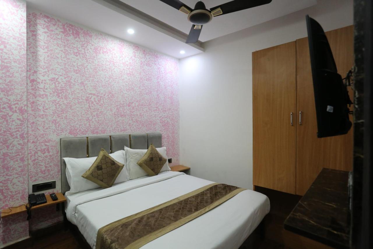 Hotel Twamev Couple Friendly Laxmi Nagar Új-Delhi Kültér fotó