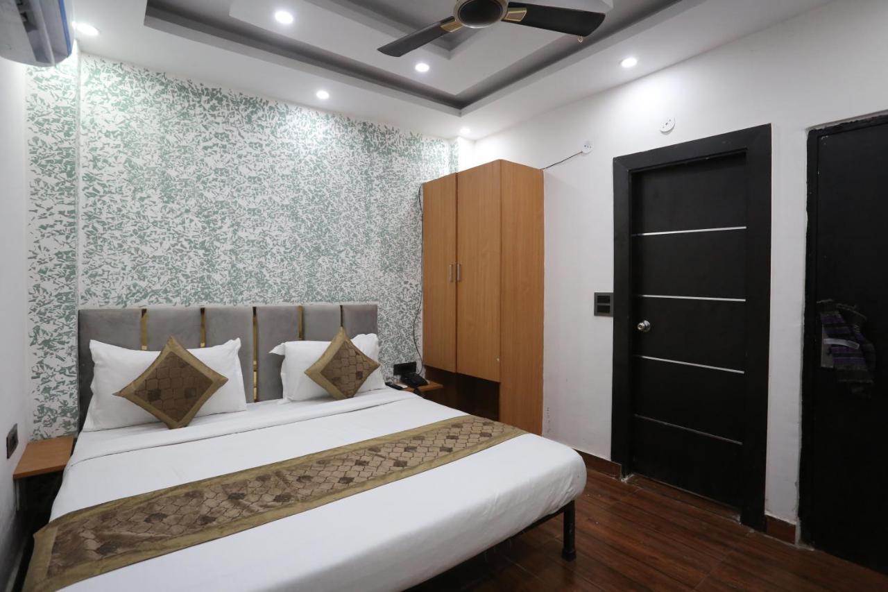 Hotel Twamev Couple Friendly Laxmi Nagar Új-Delhi Kültér fotó