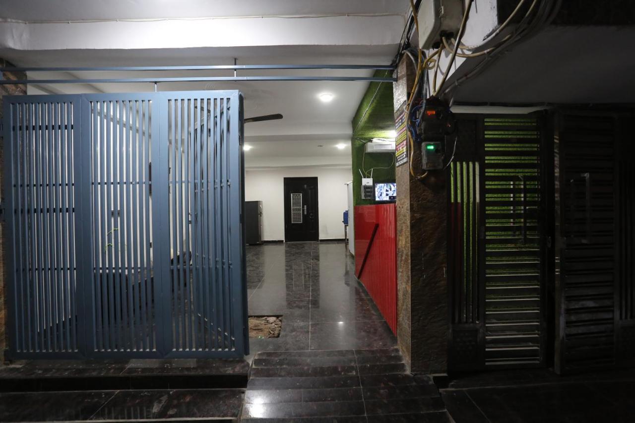 Hotel Twamev Couple Friendly Laxmi Nagar Új-Delhi Kültér fotó