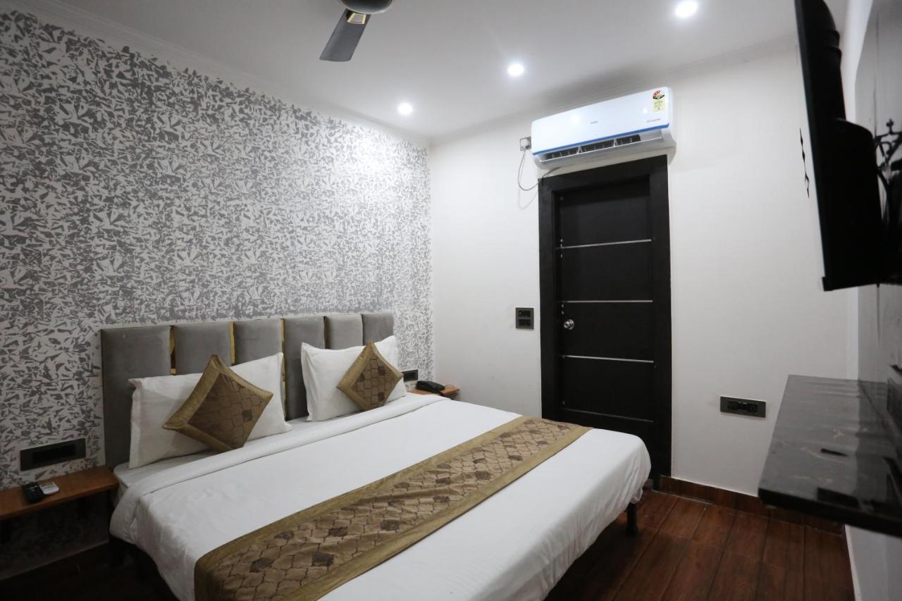 Hotel Twamev Couple Friendly Laxmi Nagar Új-Delhi Kültér fotó
