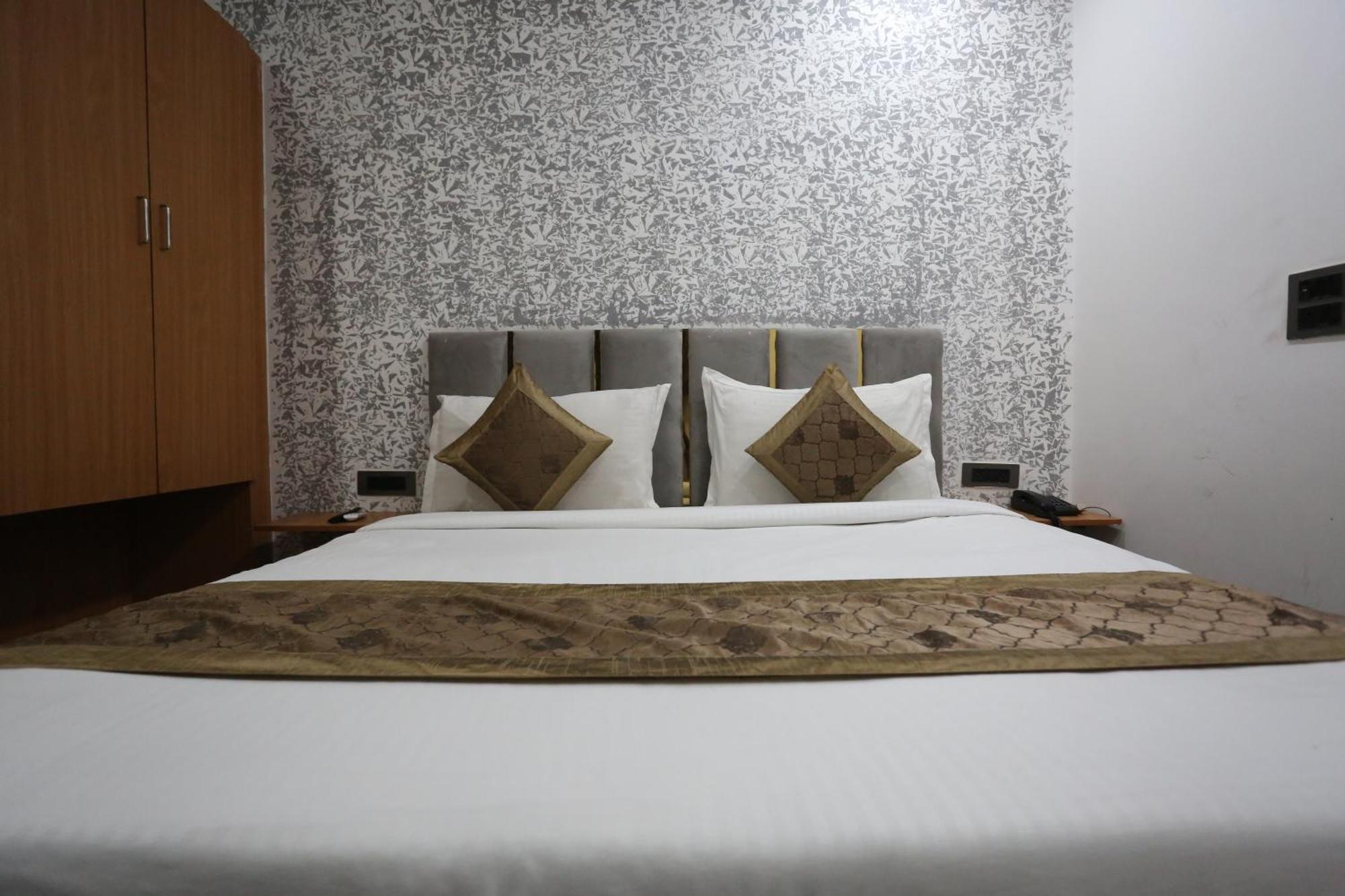 Hotel Twamev Couple Friendly Laxmi Nagar Új-Delhi Kültér fotó