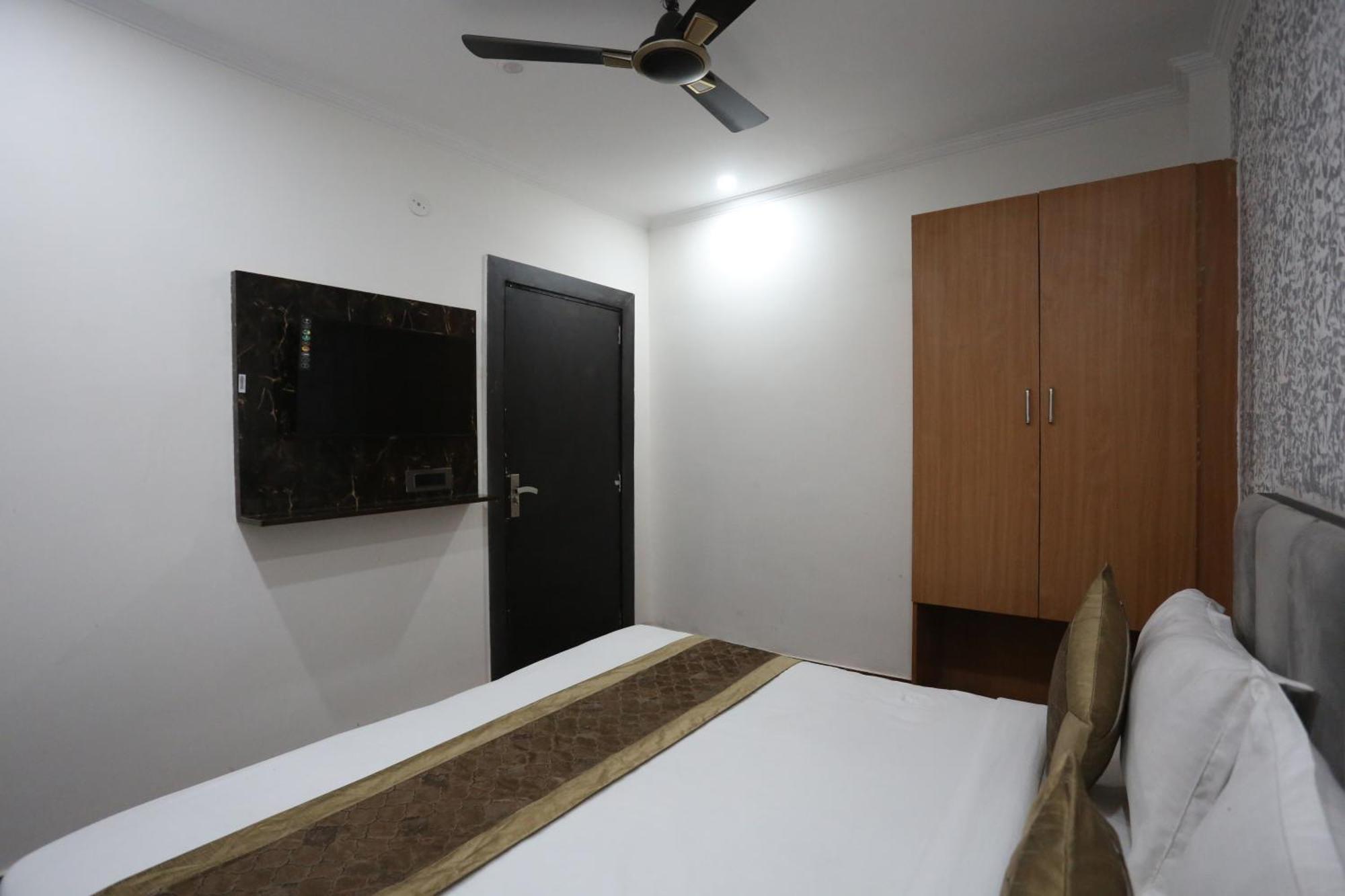 Hotel Twamev Couple Friendly Laxmi Nagar Új-Delhi Kültér fotó