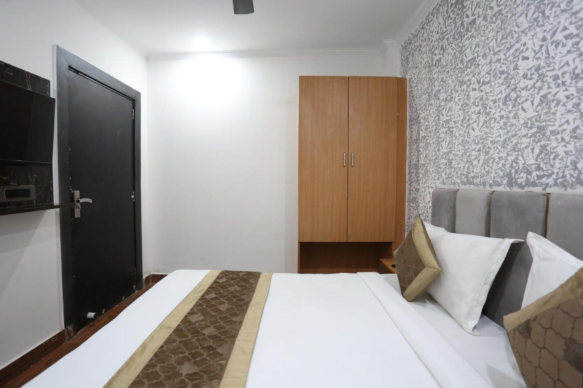 Hotel Twamev Couple Friendly Laxmi Nagar Új-Delhi Kültér fotó