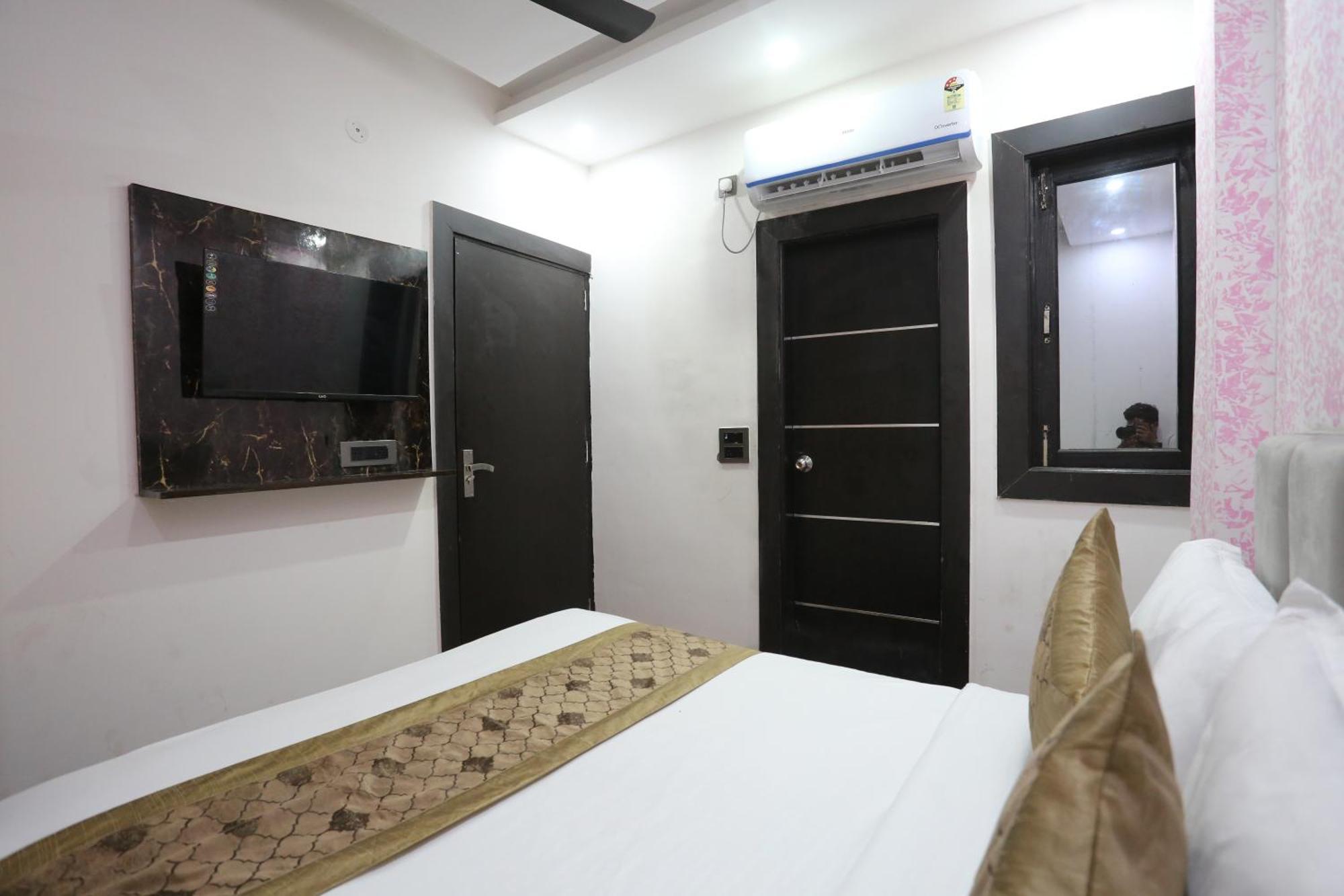 Hotel Twamev Couple Friendly Laxmi Nagar Új-Delhi Kültér fotó