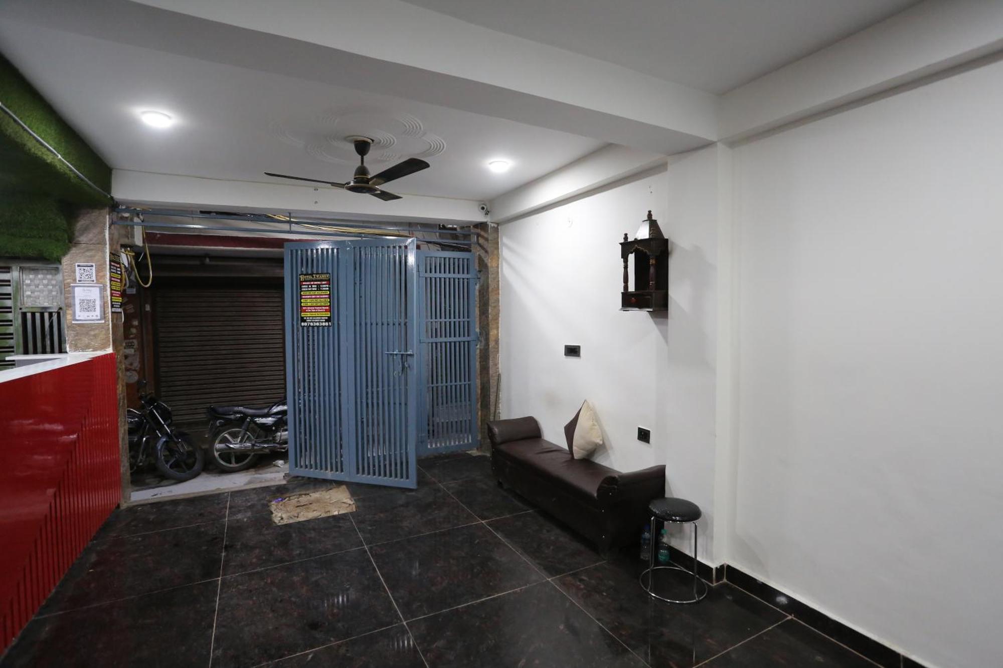 Hotel Twamev Couple Friendly Laxmi Nagar Új-Delhi Kültér fotó