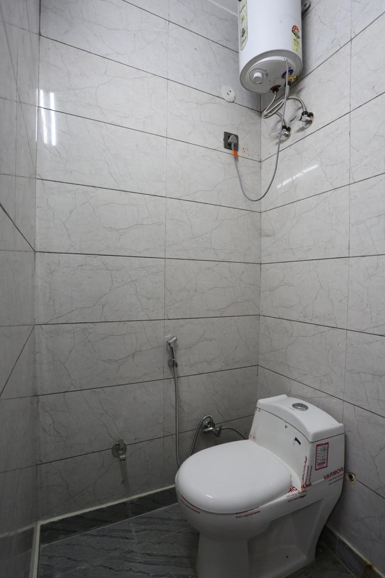 Hotel Twamev Couple Friendly Laxmi Nagar Új-Delhi Kültér fotó