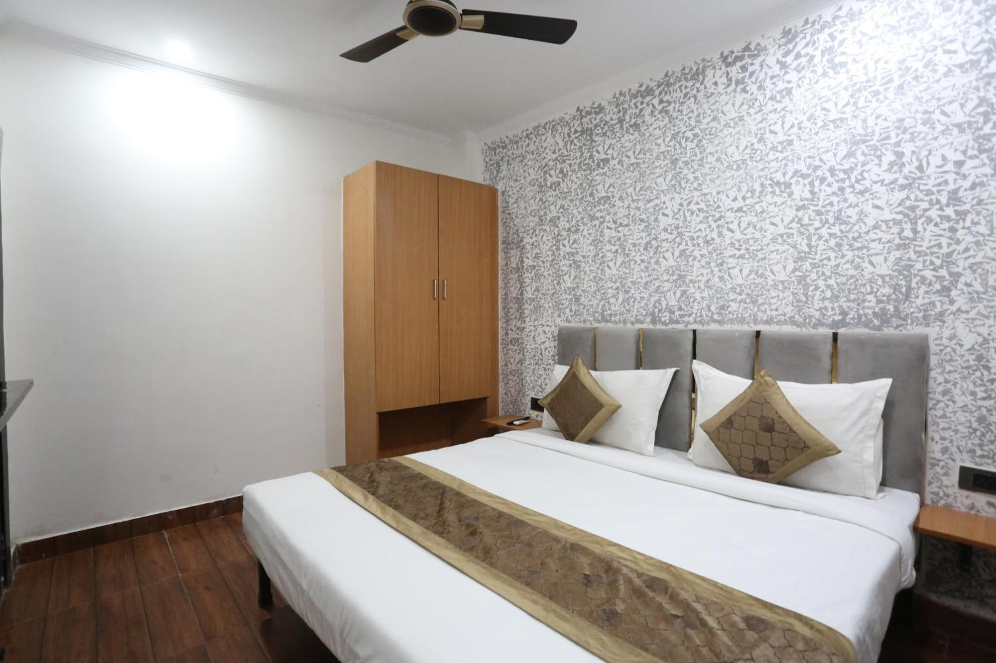Hotel Twamev Couple Friendly Laxmi Nagar Új-Delhi Kültér fotó