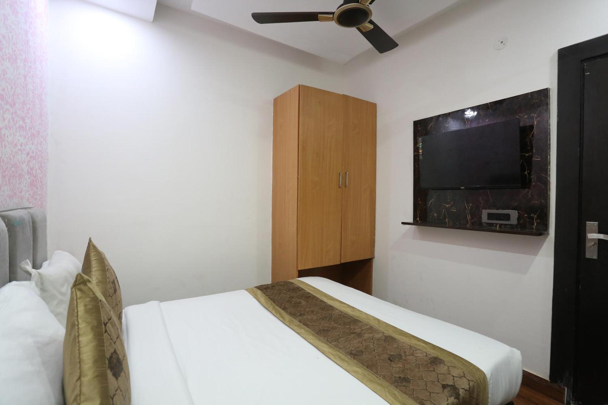 Hotel Twamev Couple Friendly Laxmi Nagar Új-Delhi Kültér fotó