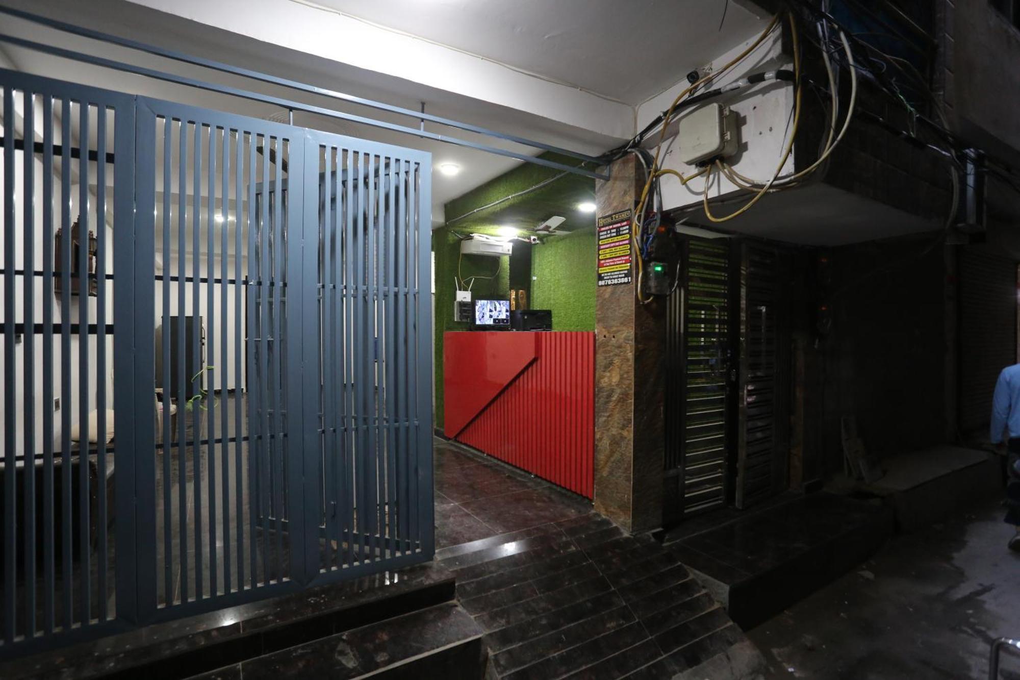 Hotel Twamev Couple Friendly Laxmi Nagar Új-Delhi Kültér fotó